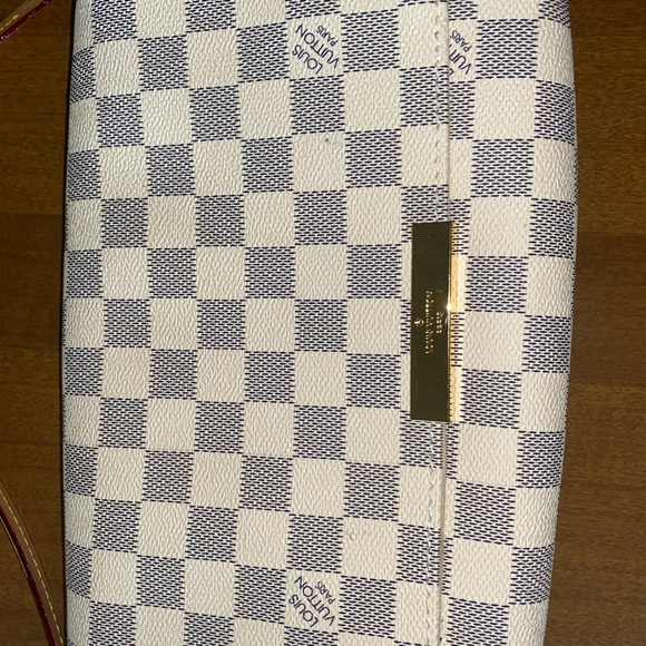 Louis Vuitton Handbags - Lv bag//never used